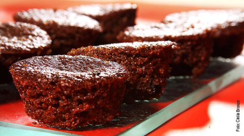 Bolo de chocolate sem ovo e sem lactose - Fácil